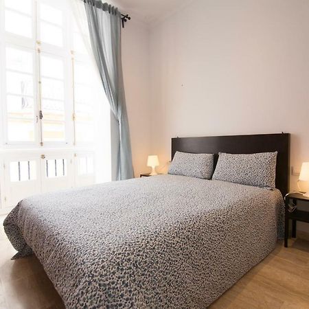 Extraordinario Piso Junto Playa Y En Pleno Centro Lägenhet Cádiz Exteriör bild