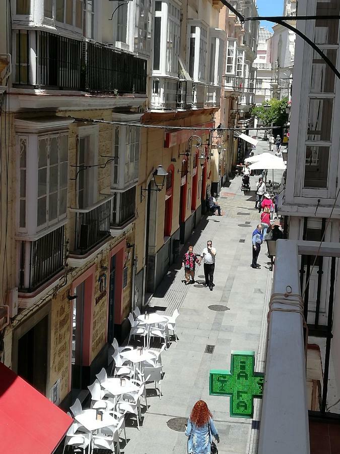 Extraordinario Piso Junto Playa Y En Pleno Centro Lägenhet Cádiz Exteriör bild