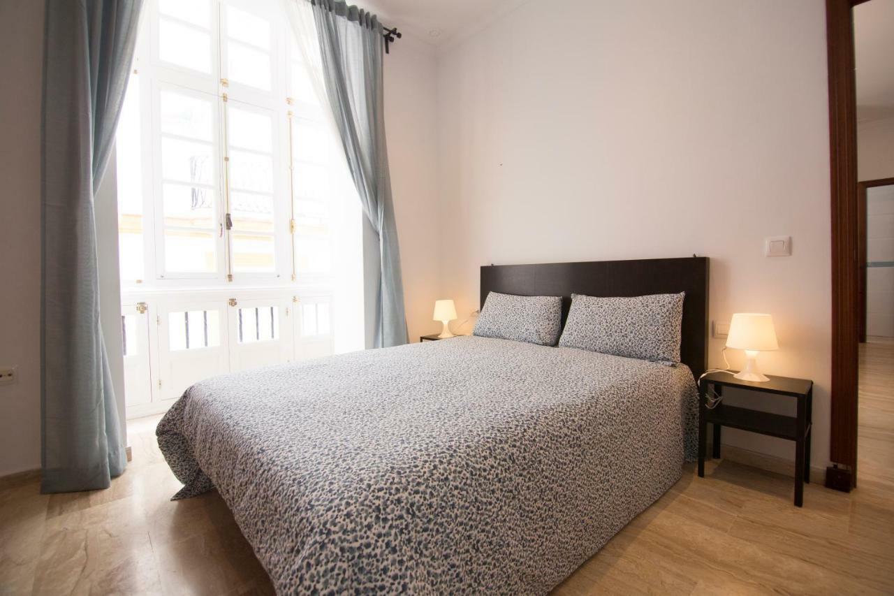 Extraordinario Piso Junto Playa Y En Pleno Centro Lägenhet Cádiz Exteriör bild
