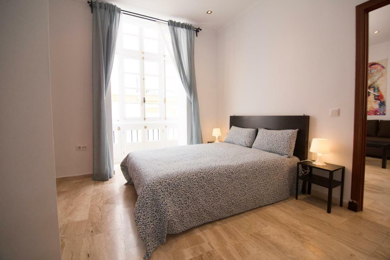 Extraordinario Piso Junto Playa Y En Pleno Centro Lägenhet Cádiz Exteriör bild